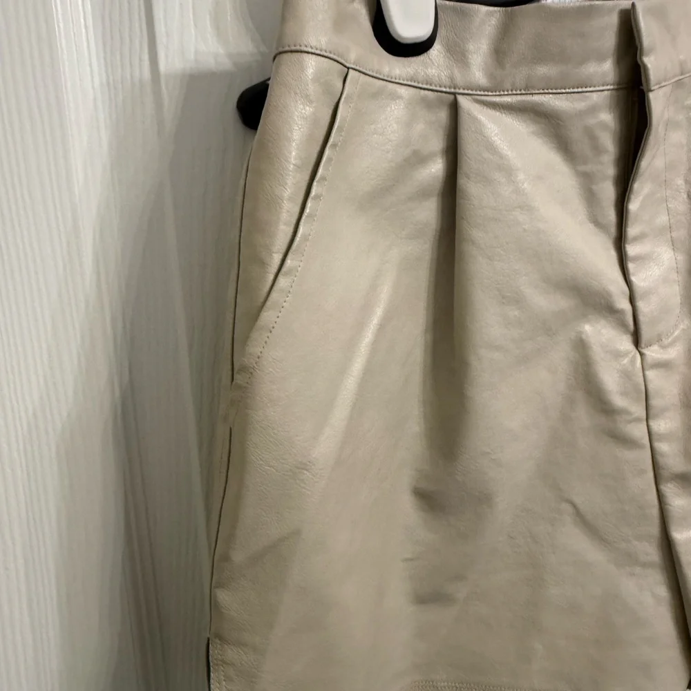 Grey Lab Zola Faux Leather Shorts Taupe Size L High Waist Tailored Shorts NWT